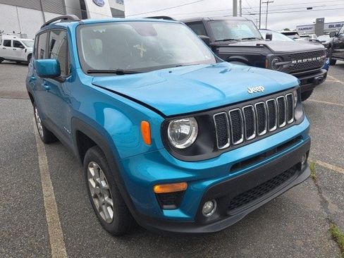 Used 2020 Jeep Renegade Latitude w/ Cold Weather Group image 3