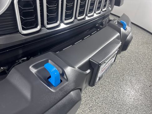 Used 2024 Jeep Wrangler Unlimited Sahara w/ Dual Top Group AWD/4WD image 21