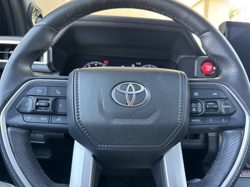 Used 2025 Toyota 4Runner TRD Off-Road Premium AWD/4WD image 23