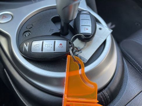 Used 2018 Nissan 370Z Roadster RWD image 31