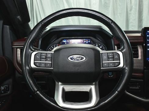 Used 2023 Ford Expedition Limited AWD/4WD image 36