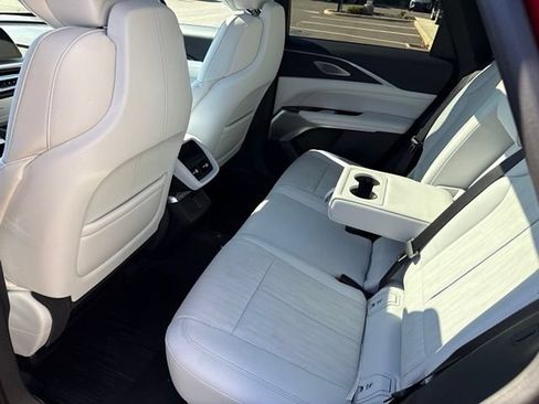 Certified 2024 Cadillac Lyriq Luxury AWD/4WD image 19
