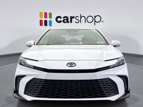 Used 2025 Toyota Camry SE image 8