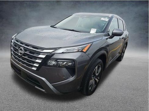 Used 2025 Nissan Rogue SL FWD image 3