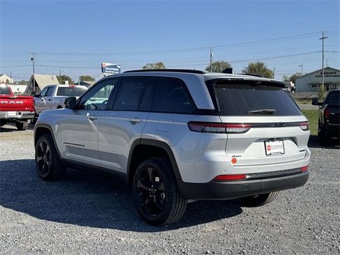 New 2025 Jeep Grand Cherokee Limited w/ Luxury Tech Group II image 21