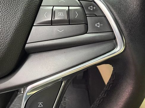Used 2019 Cadillac XT5 FWD image 16