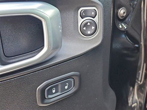 Used 2021 Jeep Wrangler Unlimited Sport image 22