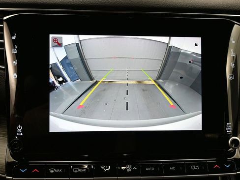 Used 2024 Jeep Wagoneer L Series II RWD image 22