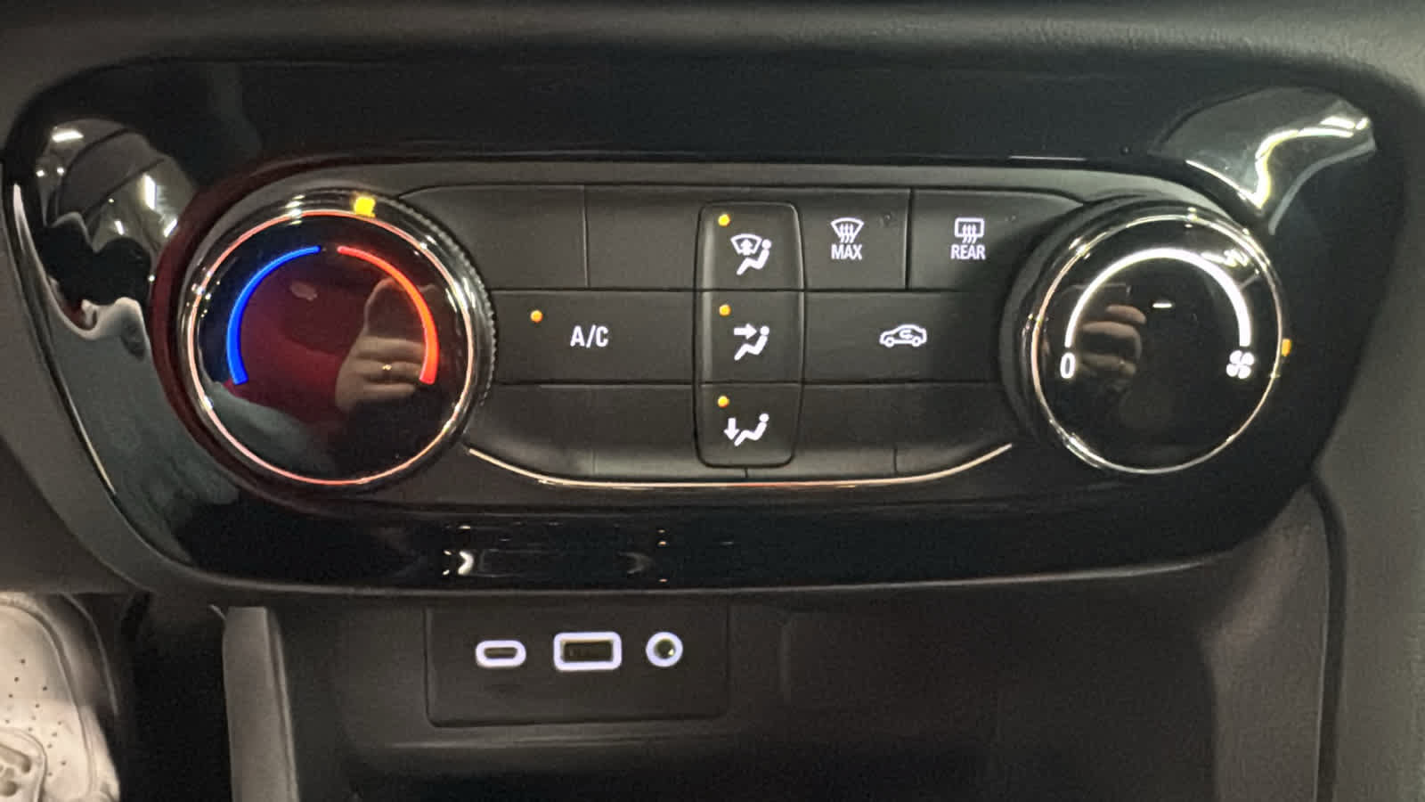 Used 2023 Buick Encore GX Preferred FWD image 16