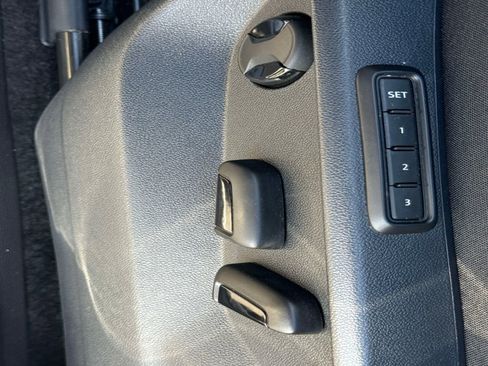 Used 2024 Volkswagen Tiguan SEL R-Line image 17