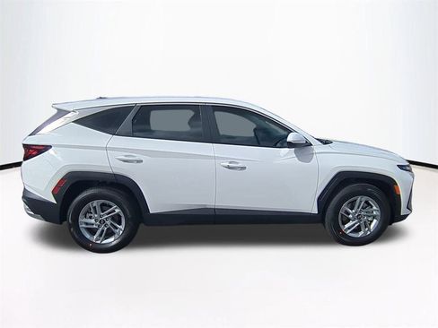 New 2026 Hyundai Tucson SE image 4