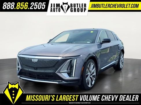 Used 2025 Cadillac Lyriq Luxury w/ LPO, Floor Liner Package AWD/4WD image 1