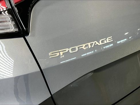 Used 2023 Kia Sportage EX image 22