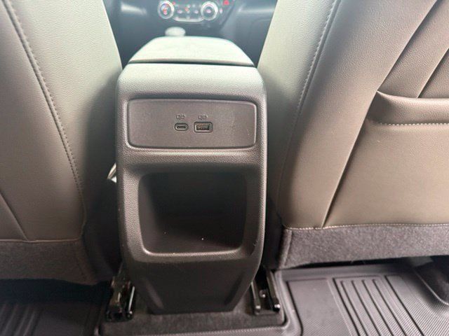 Used 2024 Chevrolet Trax ACTIV w/ Sunroof Package FWD image 13