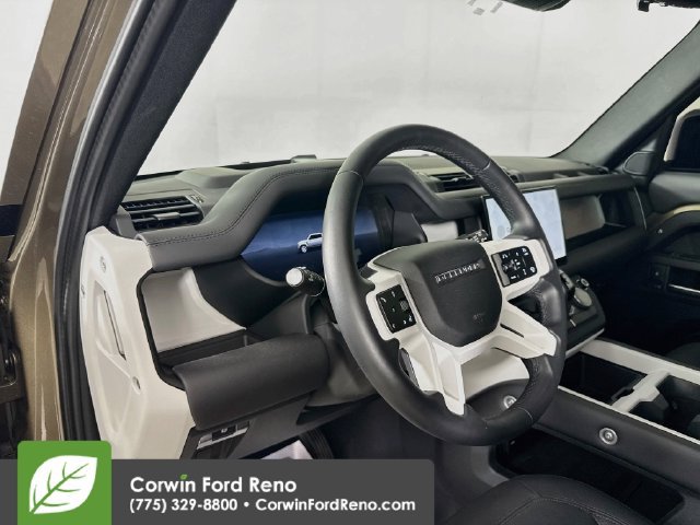 Used 2025 Land Rover Defender 110 X-Dynamic SE AWD/4WD image 10