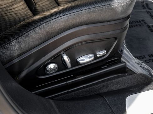 Used 2019 Porsche Panamera image 37