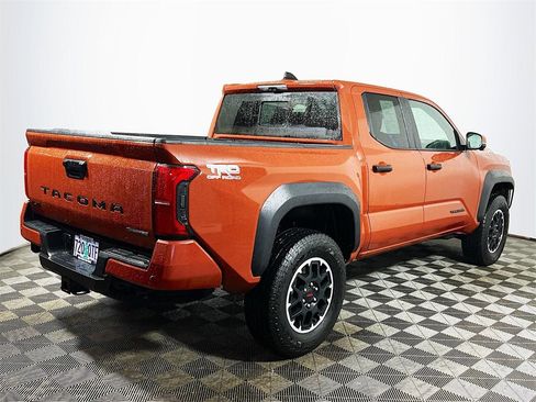 Certified 2025 Toyota Tacoma TRD Off-Road image 8
