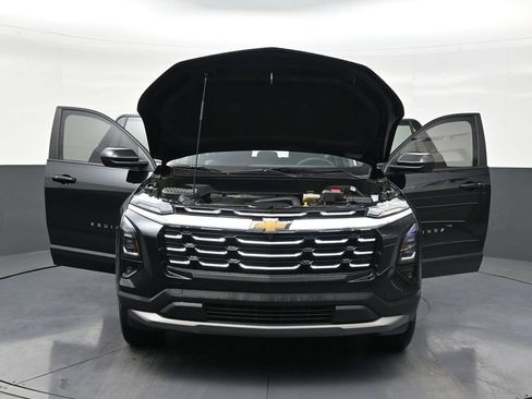 Used 2025 Chevrolet Equinox LT w/ Safety and Technology Package FWD image 34