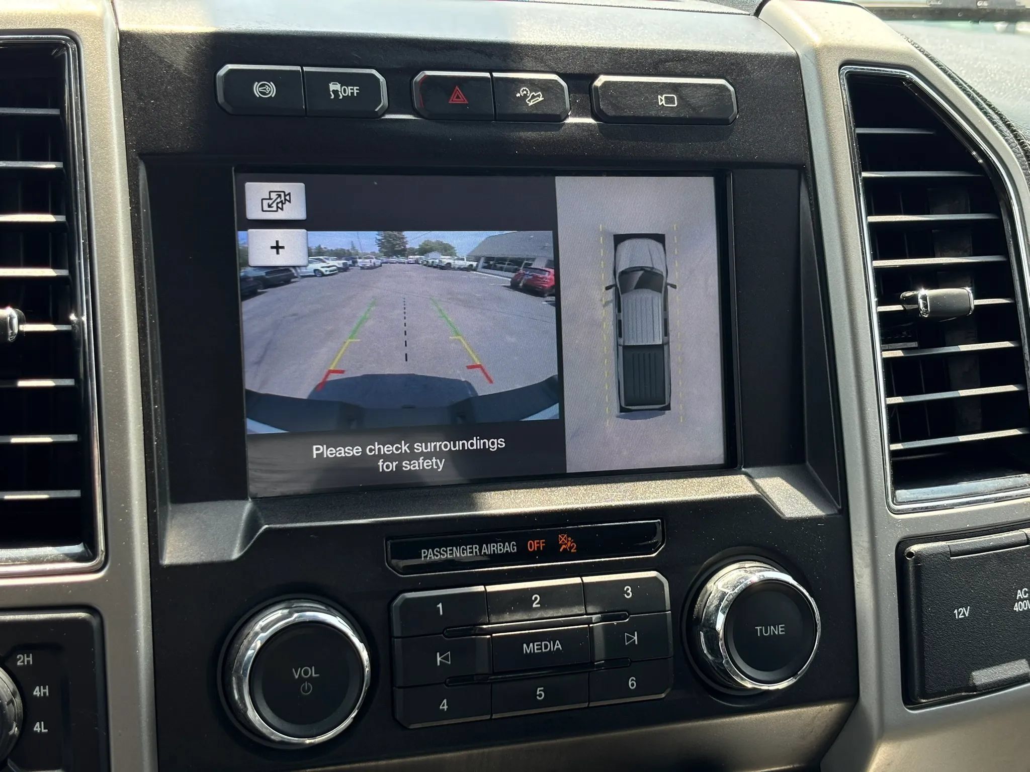 Used 2019 Ford F250 Lariat w/ Lariat Ultimate Package AWD/4WD image 44