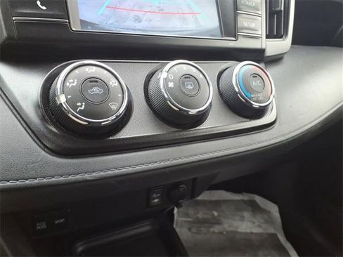 Used 2018 Toyota RAV4 LE w/ All Weather Liner Package image 20