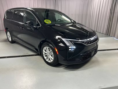 New 2027 Chrysler Pacifica Select