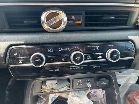 Used 2025 Honda Pilot Touring image 23