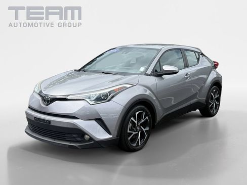 Used 2018 Toyota C-HR XLE FWD image 3