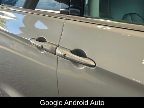 Used 2024 Chrysler Pacifica Touring-L image 19