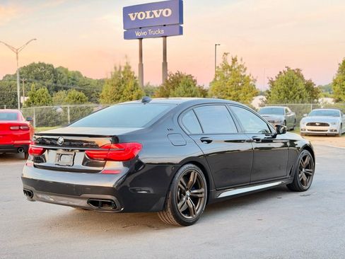 Used 2018 BMW M760i xDrive AWD/4WD image 9