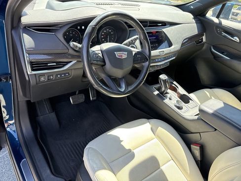 Used 2019 Cadillac XT4 Sport AWD/4WD image 10