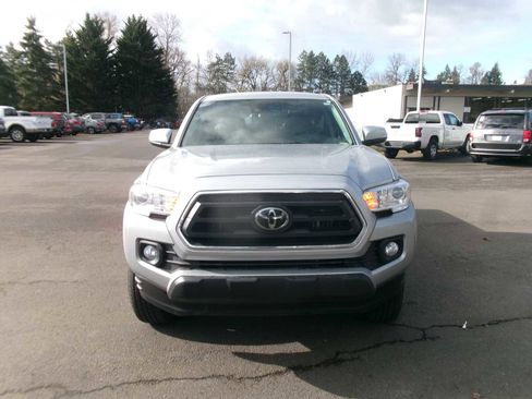Used 2023 Toyota Tacoma SR5 w/ Technology Package image 8