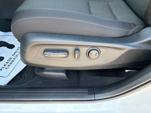Used 2026 Honda CR-V EX image 6