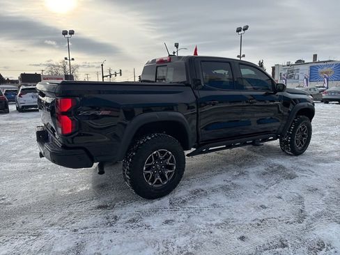 Used 2024 Chevrolet Colorado ZR2 w/ Technology Package image 9