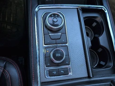 Used 2021 Ford Expedition Limited image 16