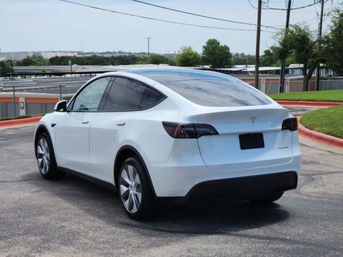 Used 2023 Tesla Model Y Long Range AWD/4WD image 6