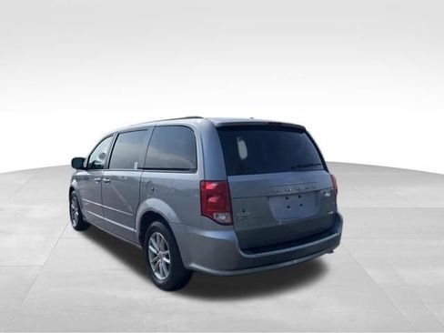 Used 2015 Dodge Grand Caravan SXT w/ UConnect Hands-Free Group FWD image 3