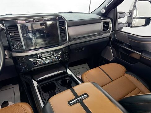 Used 2024 Ford F250 Platinum AWD/4WD image 25