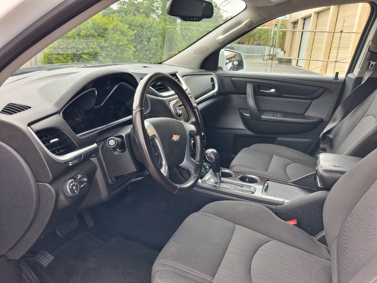 Used 2017 Chevrolet Traverse LT FWD image 12