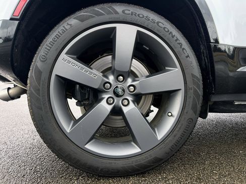 Used 2023 Land Rover Defender 110 image 57