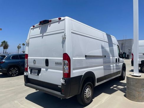 Used 2024 RAM ProMaster 2500 w/ Convenience Group FWD image 2