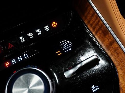 Used 2023 Jeep Grand Wagoneer Series III AWD/4WD image 31