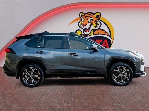 Used 2025 Toyota RAV4 XSE w/ Premium Package AWD/4WD image 4