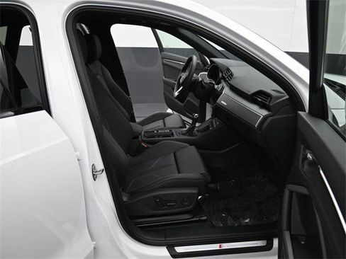 New 2025 Audi Q3 2.0T Premium image 14