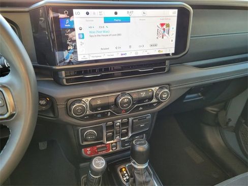 Used 2024 Jeep Wrangler Unlimited Rubicon 4xe image 28