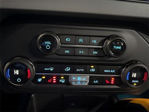 Used 2023 Ford Bronco Badlands image 22