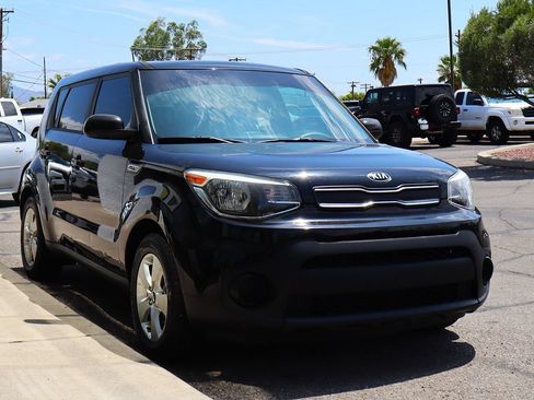 Used 2017 Kia Soul FWD image 14