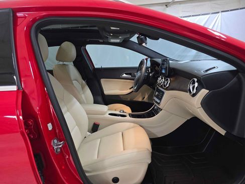 Used 2019 Mercedes-Benz GLA 250 4MATIC image 10