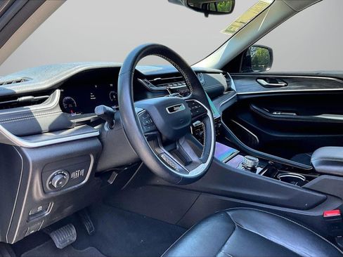 Certified 2022 Jeep Grand Cherokee L Limited AWD/4WD image 18