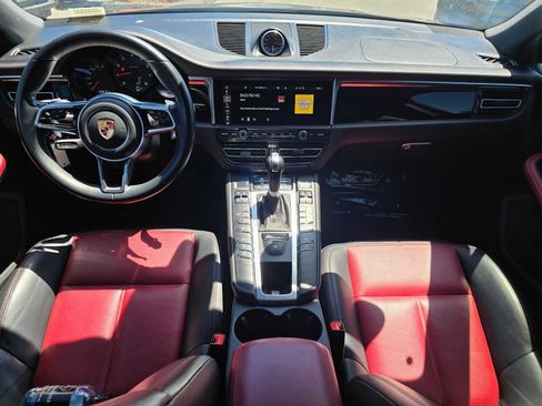Used 2020 Porsche Macan AWD/4WD image 19
