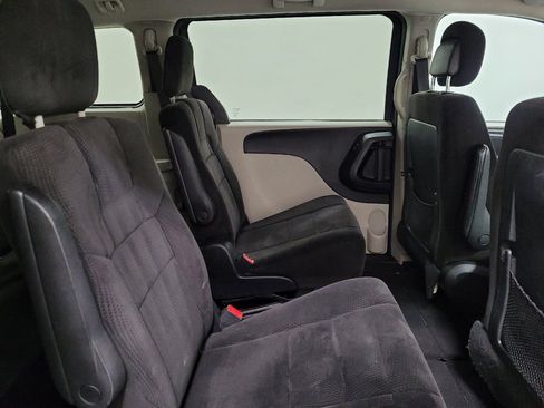 Used 2014 Dodge Grand Caravan SXT image 19